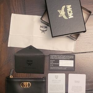 MCM all inclusive nwt mode trivia card wallet zipper pouch